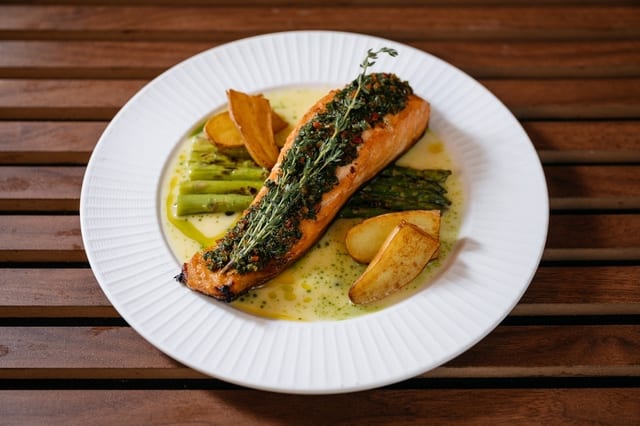 CHAMPAGNE Salmon.