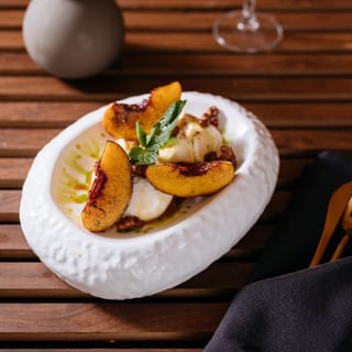 PEACH BLISS BURRATA