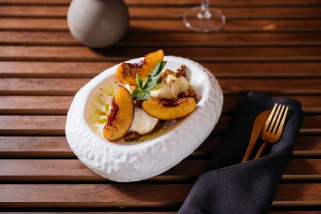 PEACH BLISS BURRATA.