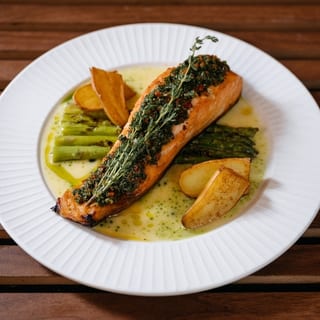CHAMPAGNE Salmon