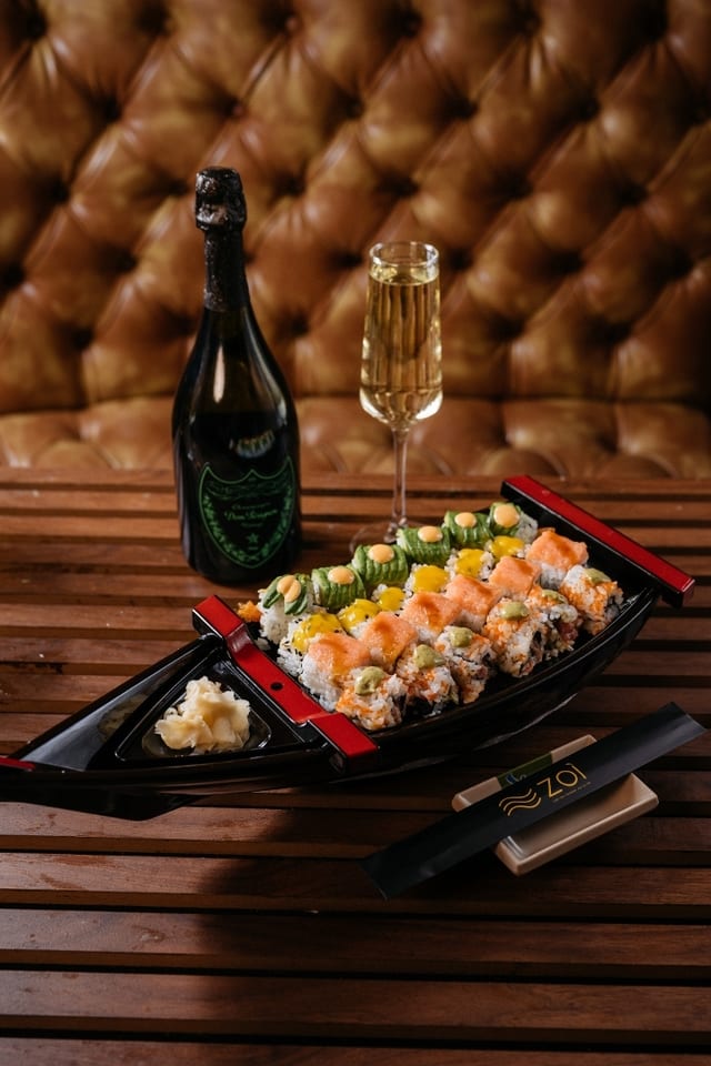 LOVE SUSHI BOAT.