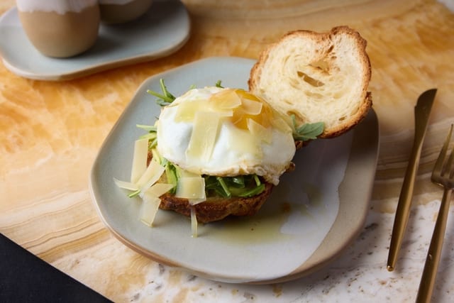 CROISSANT SANDWICH.