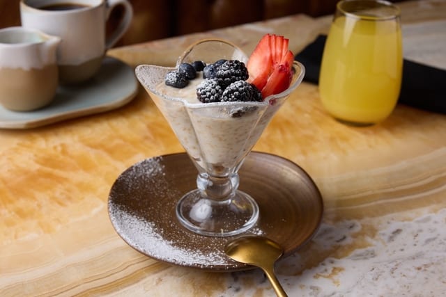 GOLDEN SUNRISE GRANOLA PARFAIT.